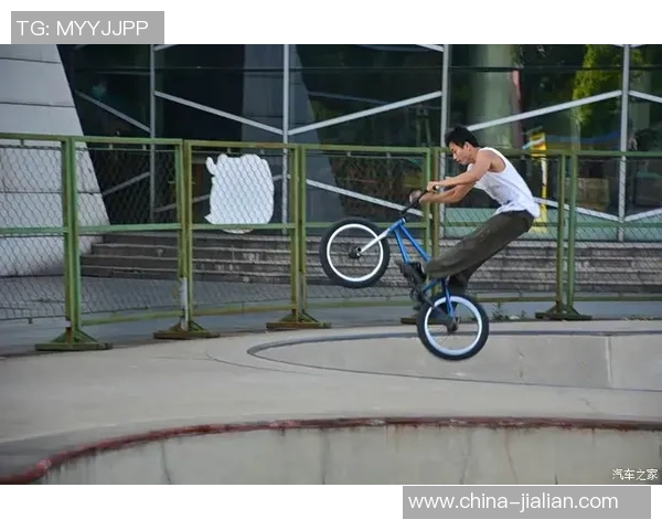 滑板文化的碰撞与融合:深入解析成都滑板队的战术与精神 滑板文化的碰撞与融合:深入解析成都滑板队的战术与精神